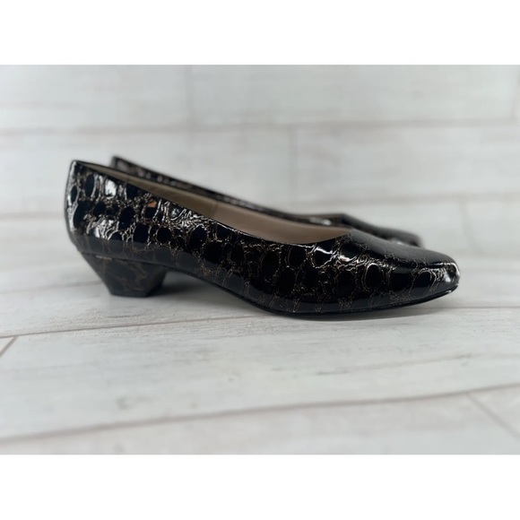 Womens Size 11 M Soft Style Angel II Croc Brown NEW IN BOX - Picture 7 of 9